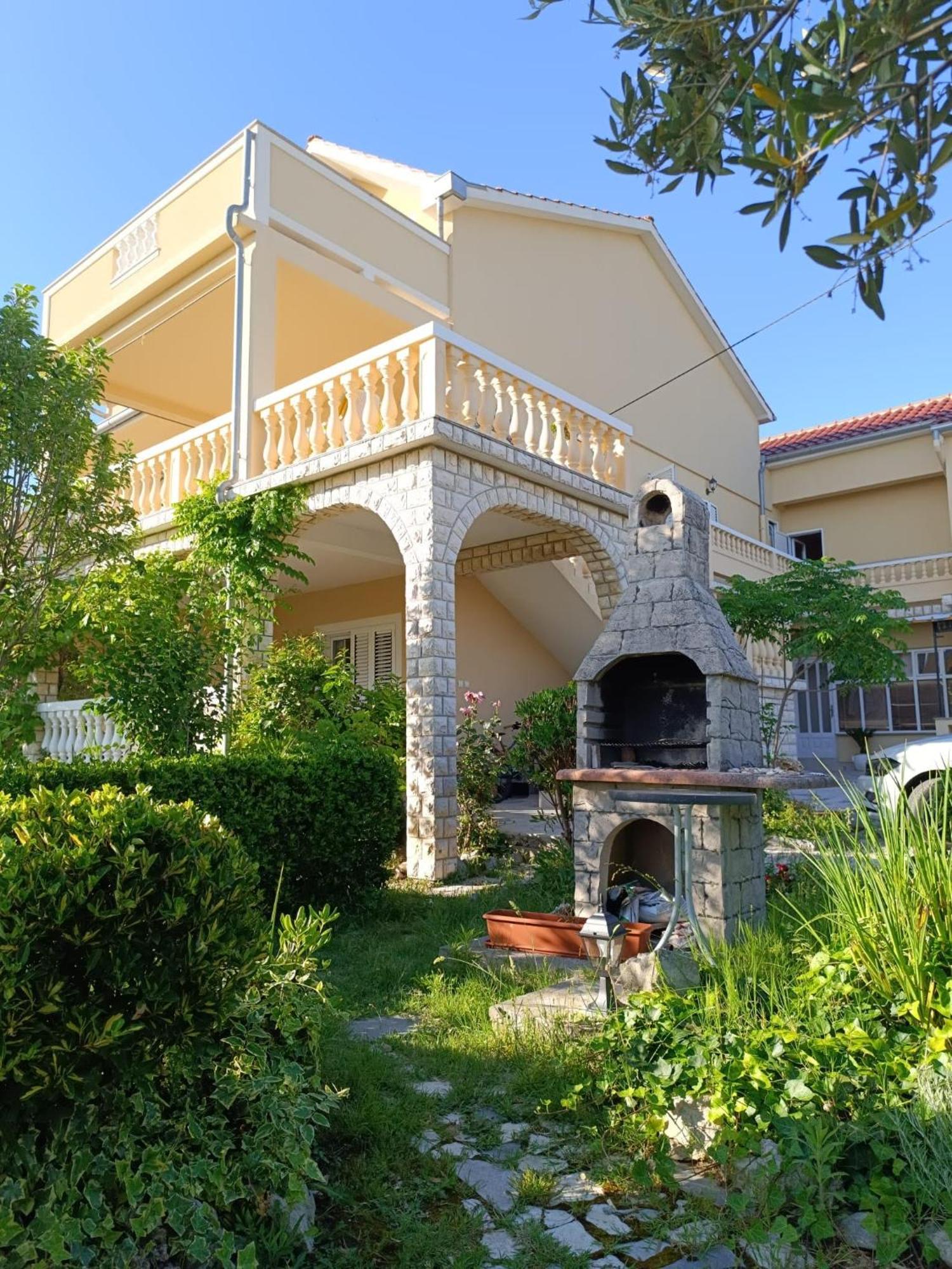 Apartman Haus Maja Banjol Exterior photo